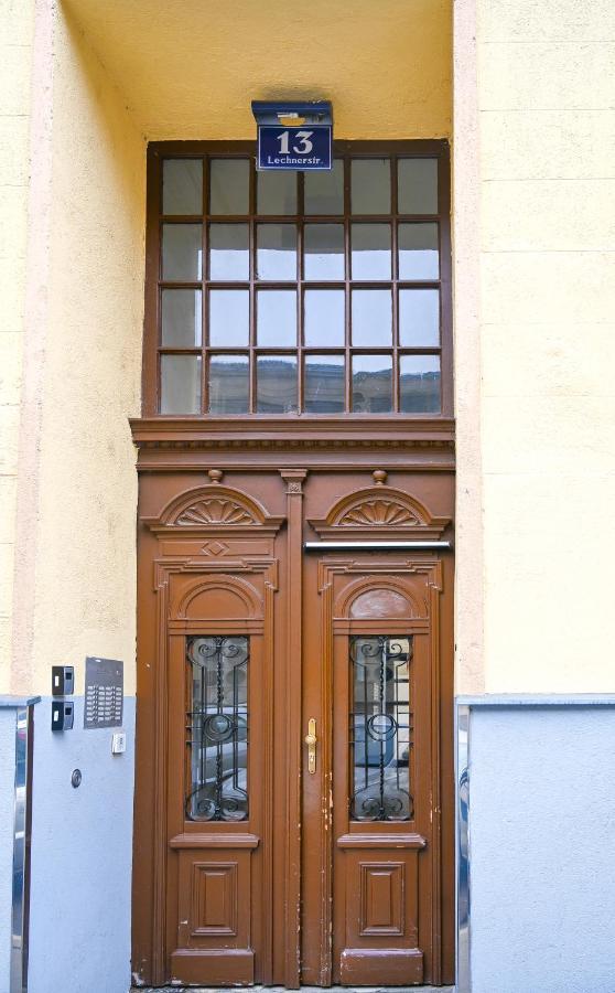 Delightful Duplex Danube Canal Vienna Exterior photo