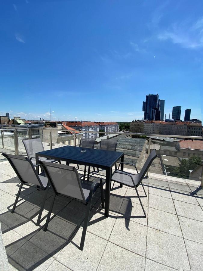 Delightful Duplex Danube Canal Vienna Exterior photo